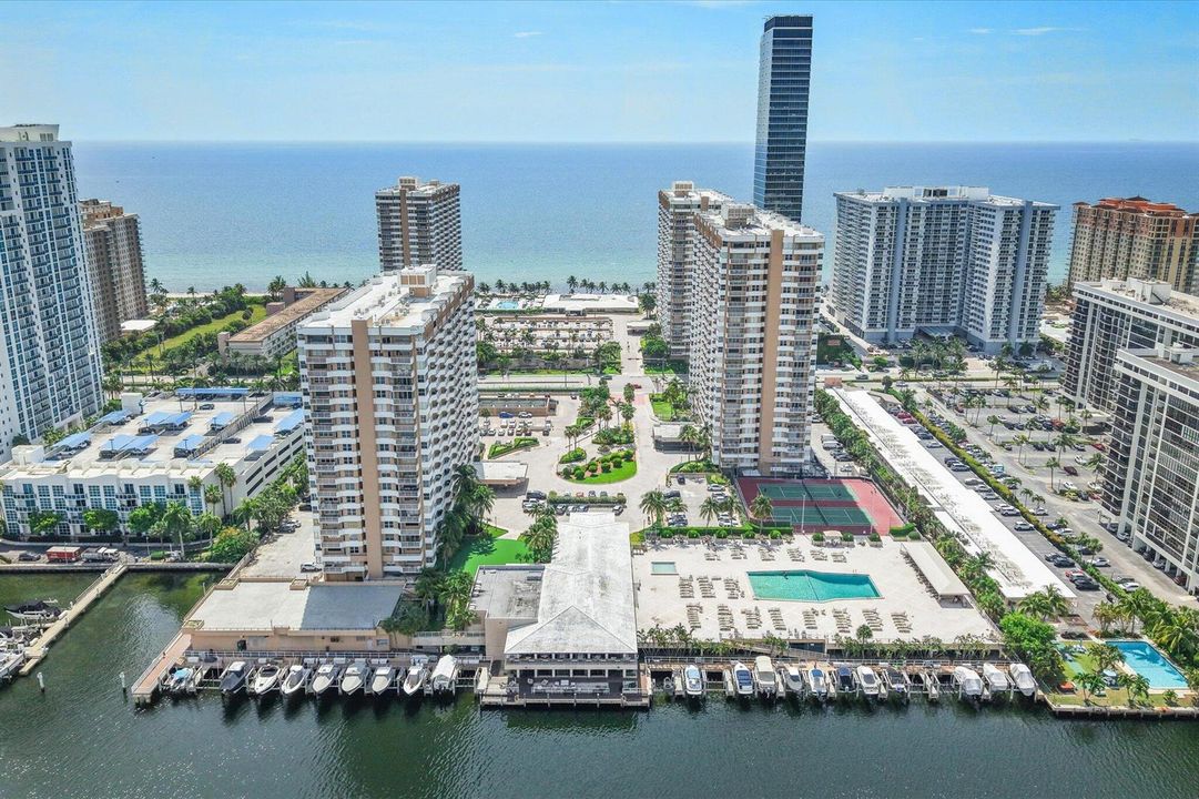 37-1980 S Ocean Dr APT 19A_040