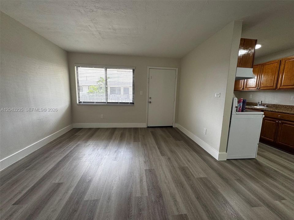 For Rent: $1,795 (1 beds, 1 baths, 600 Square Feet)