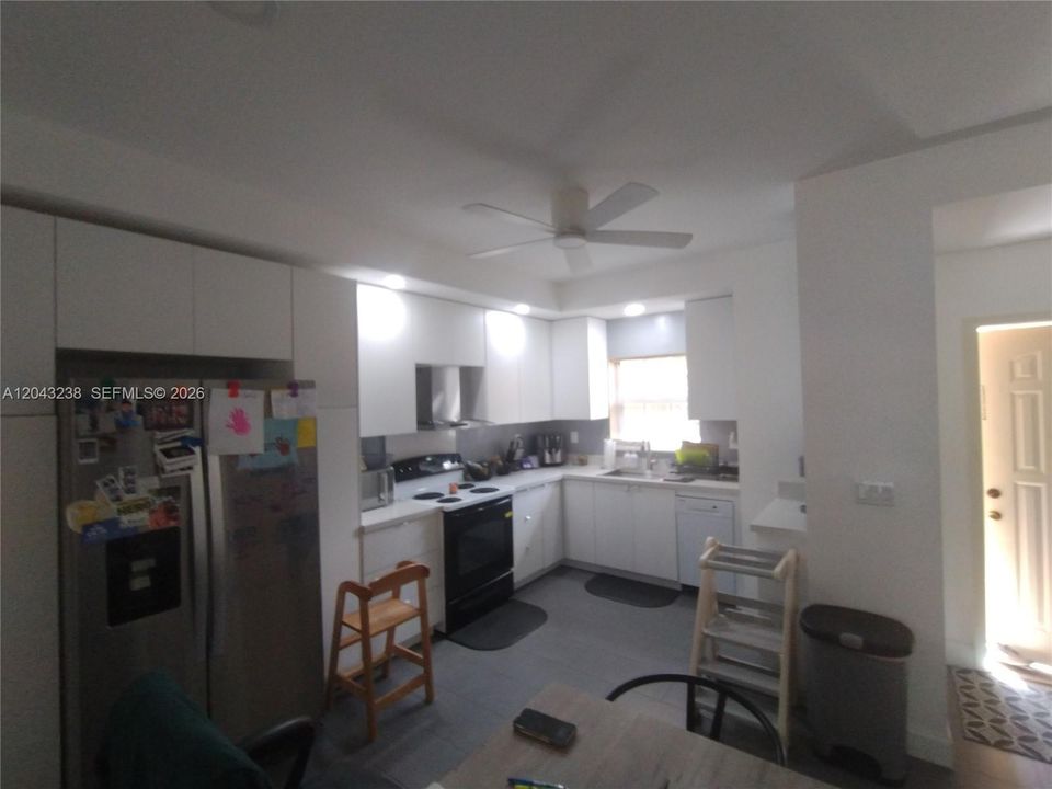 В аренду: $2,600 (2 спален, 2 ванн, 1108 Квадратных фут)
