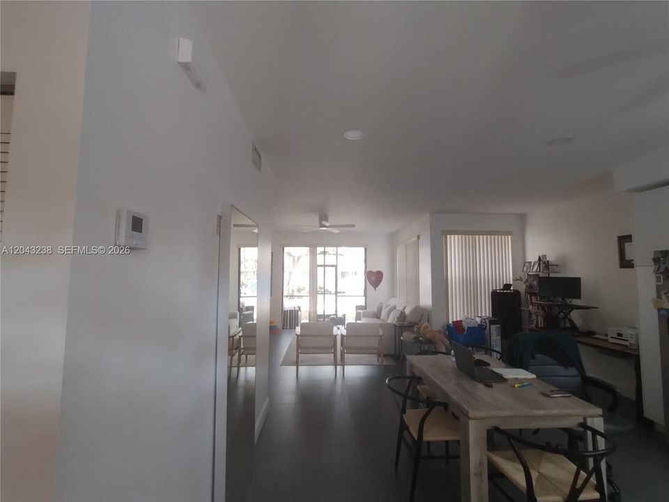 В аренду: $2,600 (2 спален, 2 ванн, 1108 Квадратных фут)