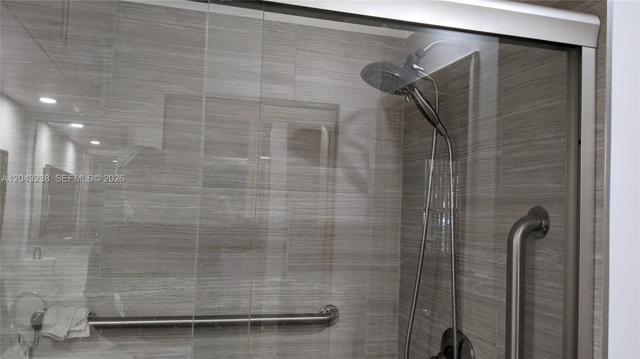 В аренду: $2,600 (2 спален, 2 ванн, 1108 Квадратных фут)