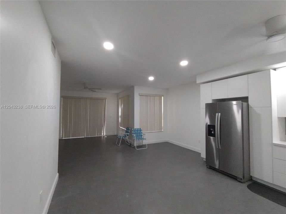В аренду: $2,600 (2 спален, 2 ванн, 1108 Квадратных фут)