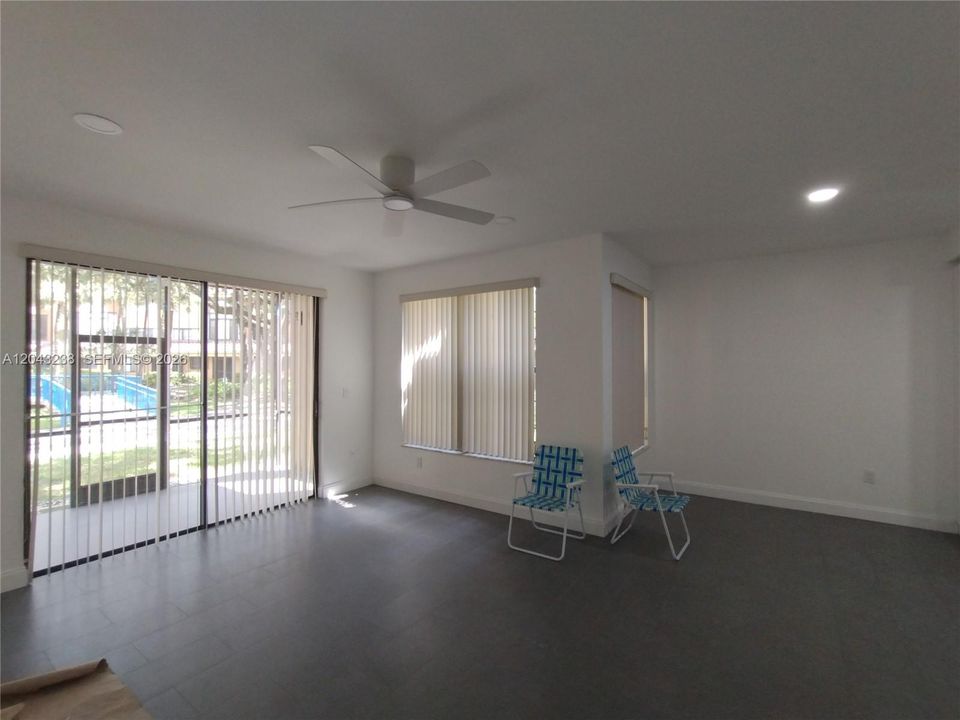 В аренду: $2,600 (2 спален, 2 ванн, 1108 Квадратных фут)
