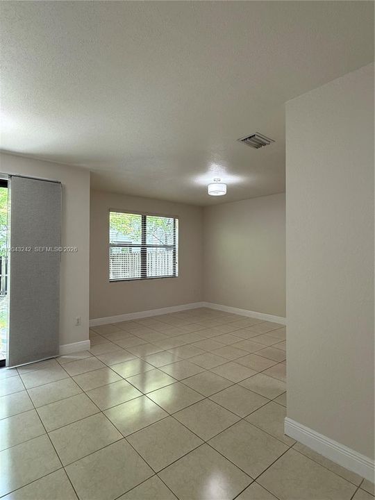 For Rent: $3,850 (3 beds, 2 baths, 1596 Square Feet)