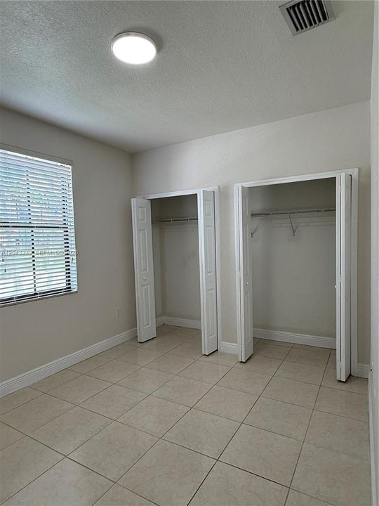 For Rent: $3,850 (3 beds, 2 baths, 1596 Square Feet)