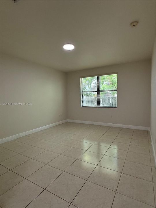 For Rent: $3,850 (3 beds, 2 baths, 1596 Square Feet)