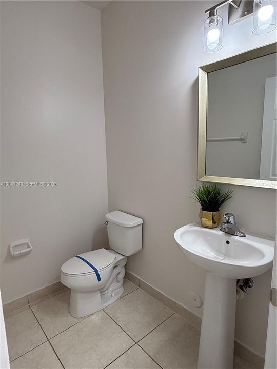 For Rent: $3,850 (3 beds, 2 baths, 1596 Square Feet)