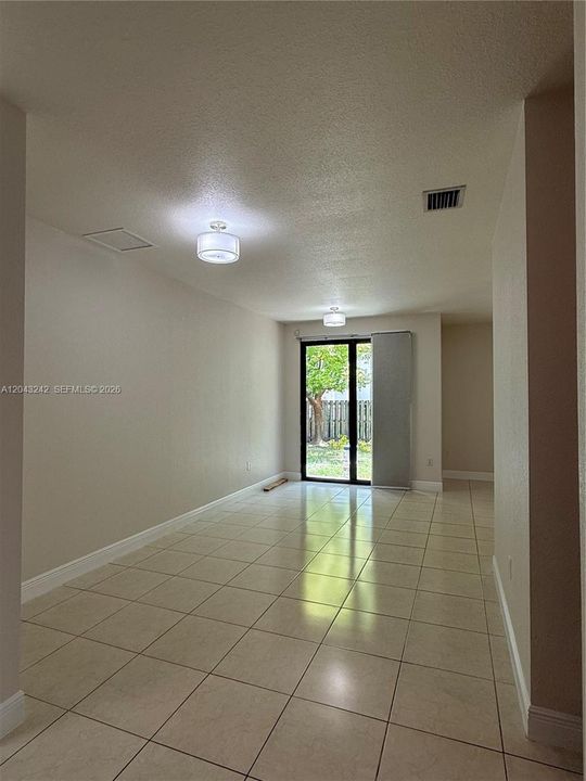 For Rent: $3,850 (3 beds, 2 baths, 1596 Square Feet)