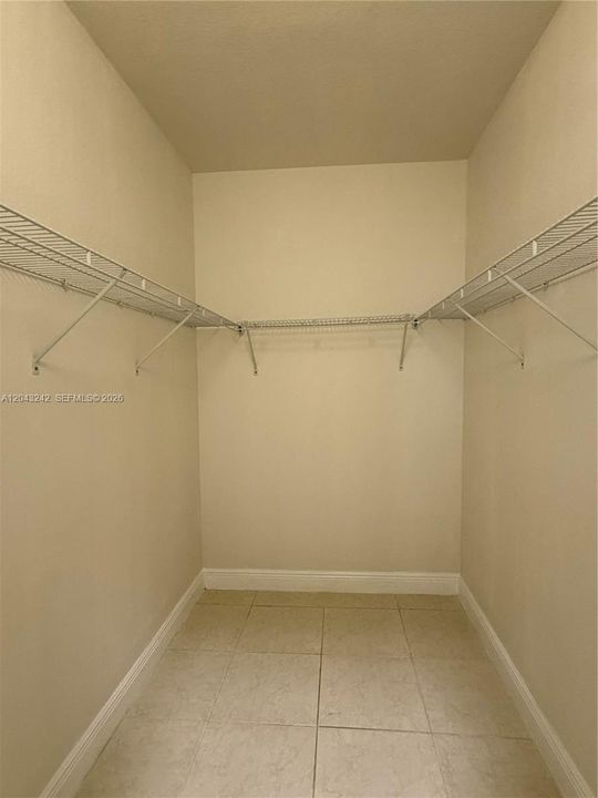 For Rent: $3,850 (3 beds, 2 baths, 1596 Square Feet)