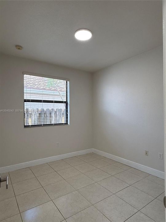 For Rent: $3,850 (3 beds, 2 baths, 1596 Square Feet)