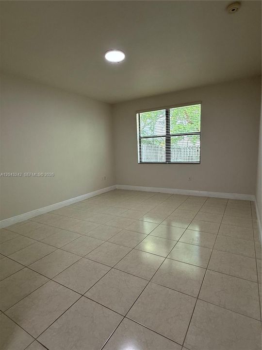 For Rent: $3,850 (3 beds, 2 baths, 1596 Square Feet)
