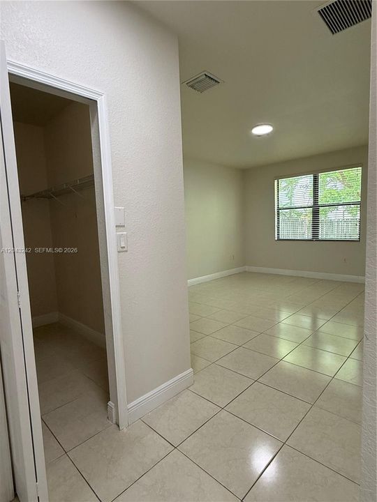 For Rent: $3,850 (3 beds, 2 baths, 1596 Square Feet)