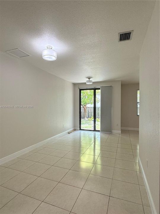For Rent: $3,850 (3 beds, 2 baths, 1596 Square Feet)