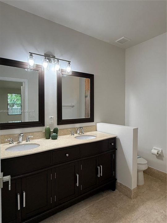 For Rent: $3,850 (3 beds, 2 baths, 1596 Square Feet)