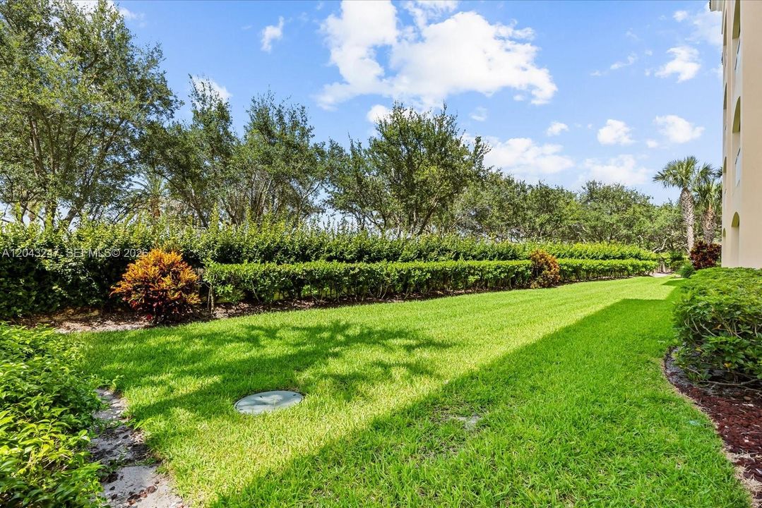 For Rent: $2,600 (2 beds, 2 baths, 1989 Square Feet)