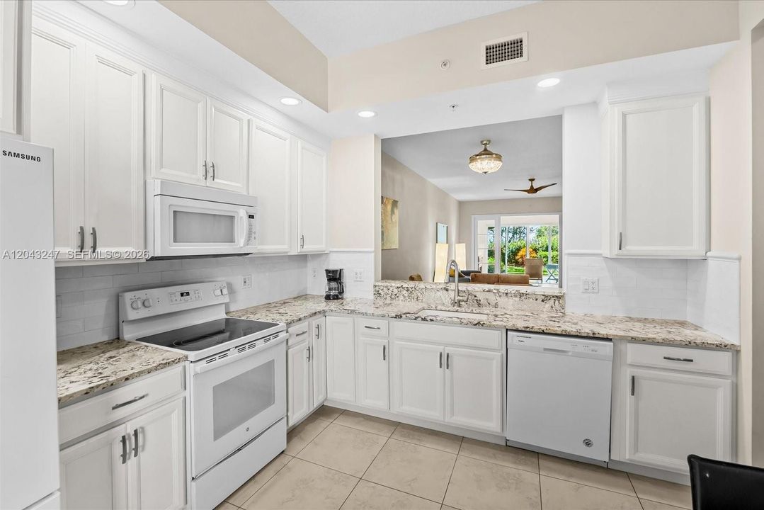 For Rent: $2,600 (2 beds, 2 baths, 1989 Square Feet)