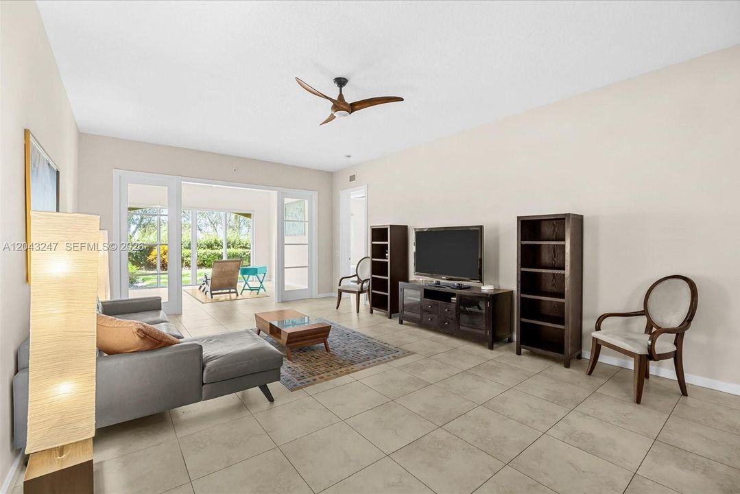 For Rent: $2,600 (2 beds, 2 baths, 1989 Square Feet)