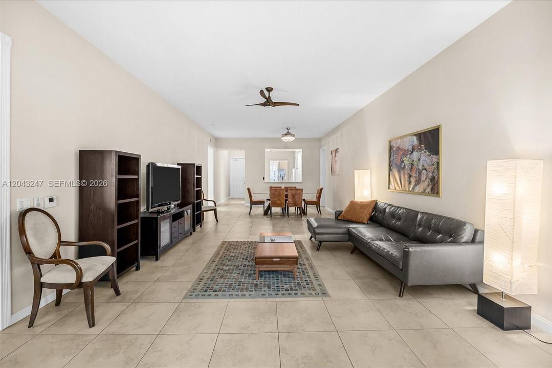 For Rent: $2,600 (2 beds, 2 baths, 1989 Square Feet)