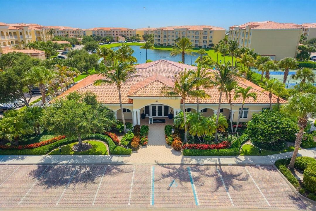 For Rent: $2,600 (2 beds, 2 baths, 1989 Square Feet)