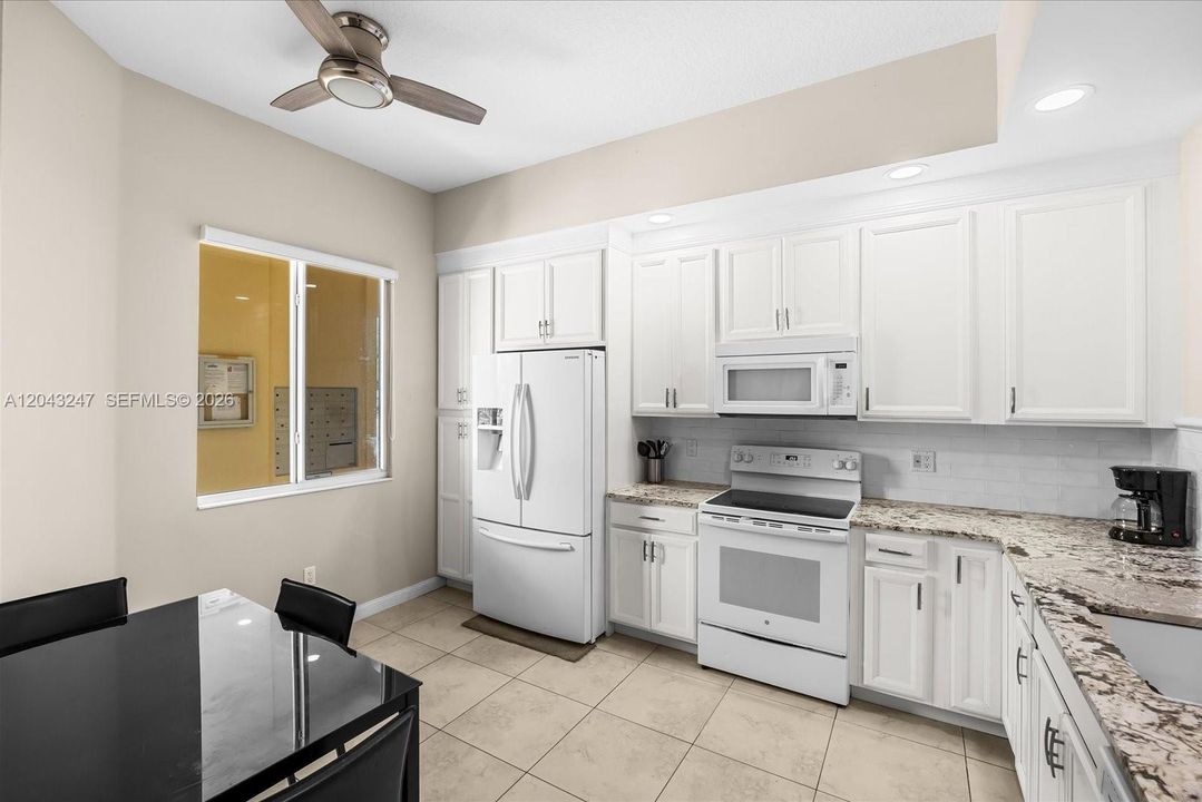 For Rent: $2,600 (2 beds, 2 baths, 1989 Square Feet)
