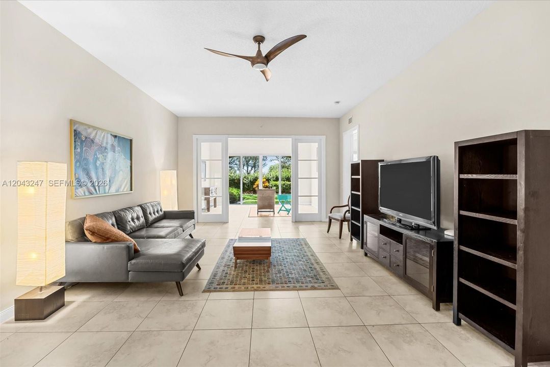 For Rent: $2,600 (2 beds, 2 baths, 1989 Square Feet)
