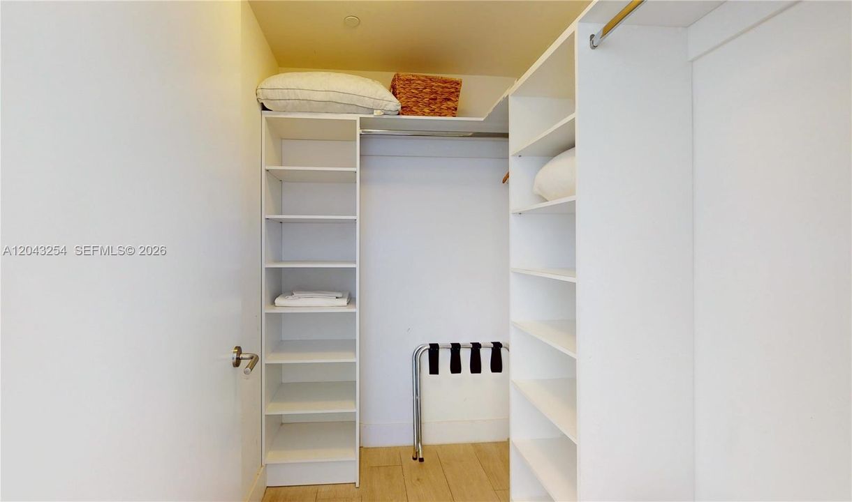 En Venta: $669,000 (3 camas, 2 baños, 1129 Pies cuadrados)