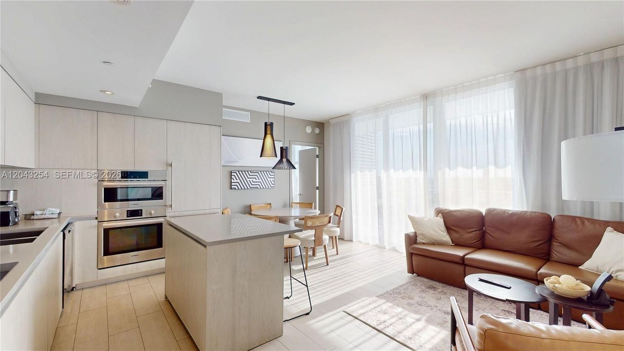 En Venta: $669,000 (3 camas, 2 baños, 1129 Pies cuadrados)