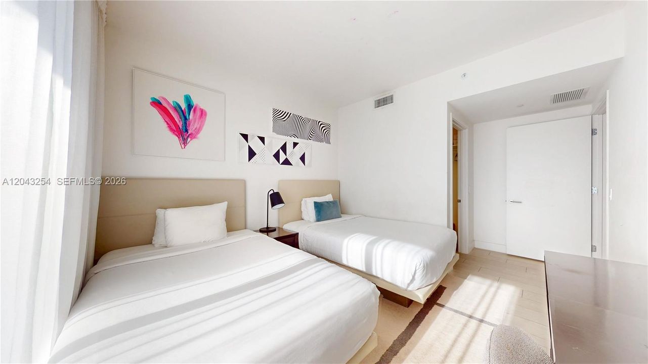 En Venta: $669,000 (3 camas, 2 baños, 1129 Pies cuadrados)