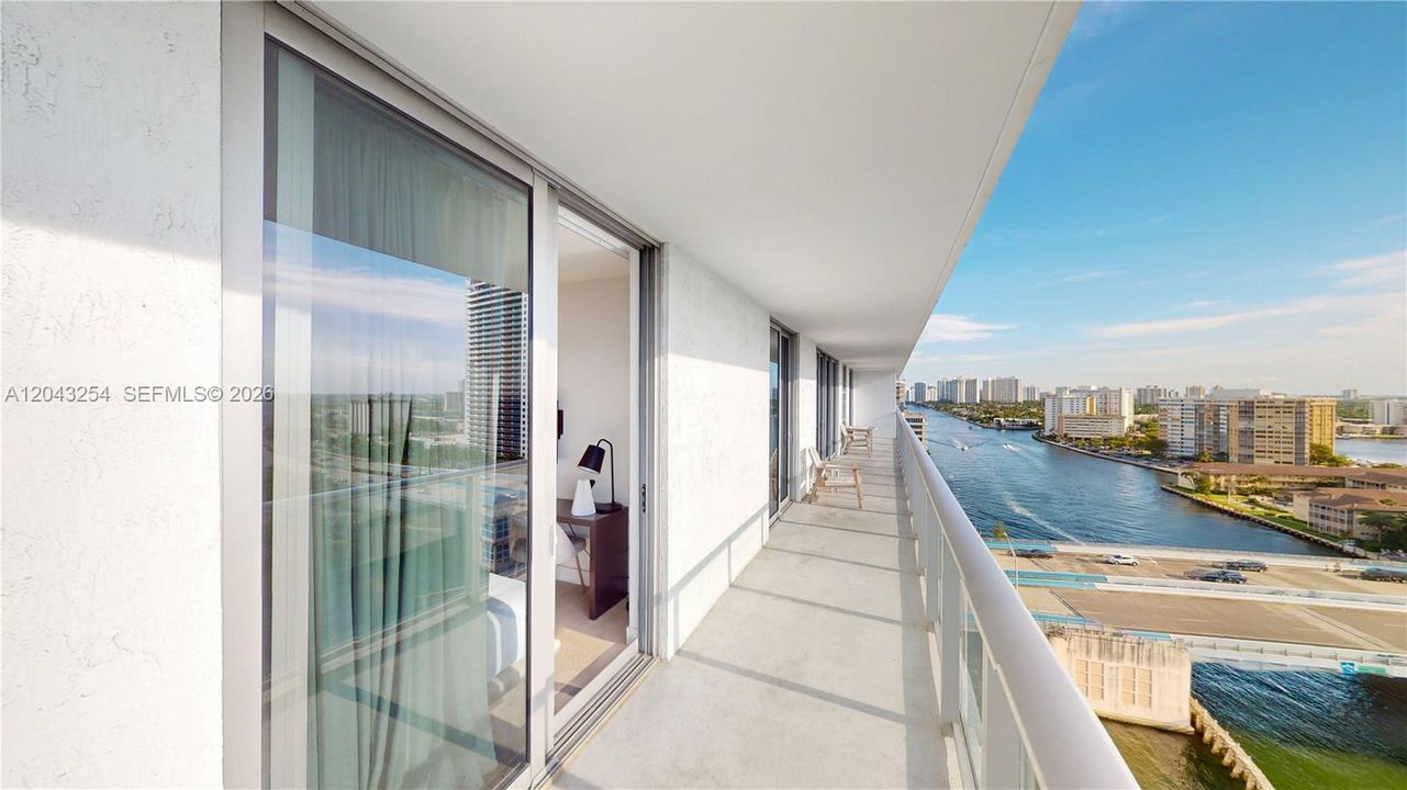 En Venta: $669,000 (3 camas, 2 baños, 1129 Pies cuadrados)