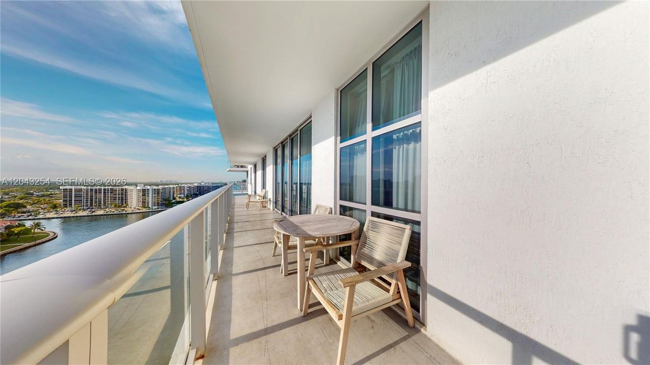 En Venta: $669,000 (3 camas, 2 baños, 1129 Pies cuadrados)