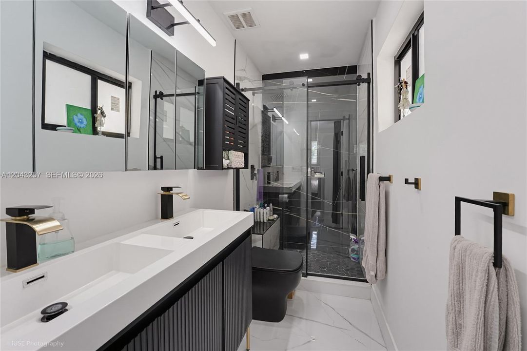 En Venta: $1,345,000 (3 camas, 3 baños, 0 Pies cuadrados)