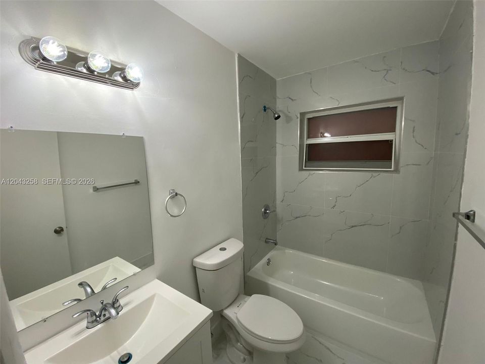 В аренду: $1,900 (1 спален, 1 ванн, 700 Квадратных фут)