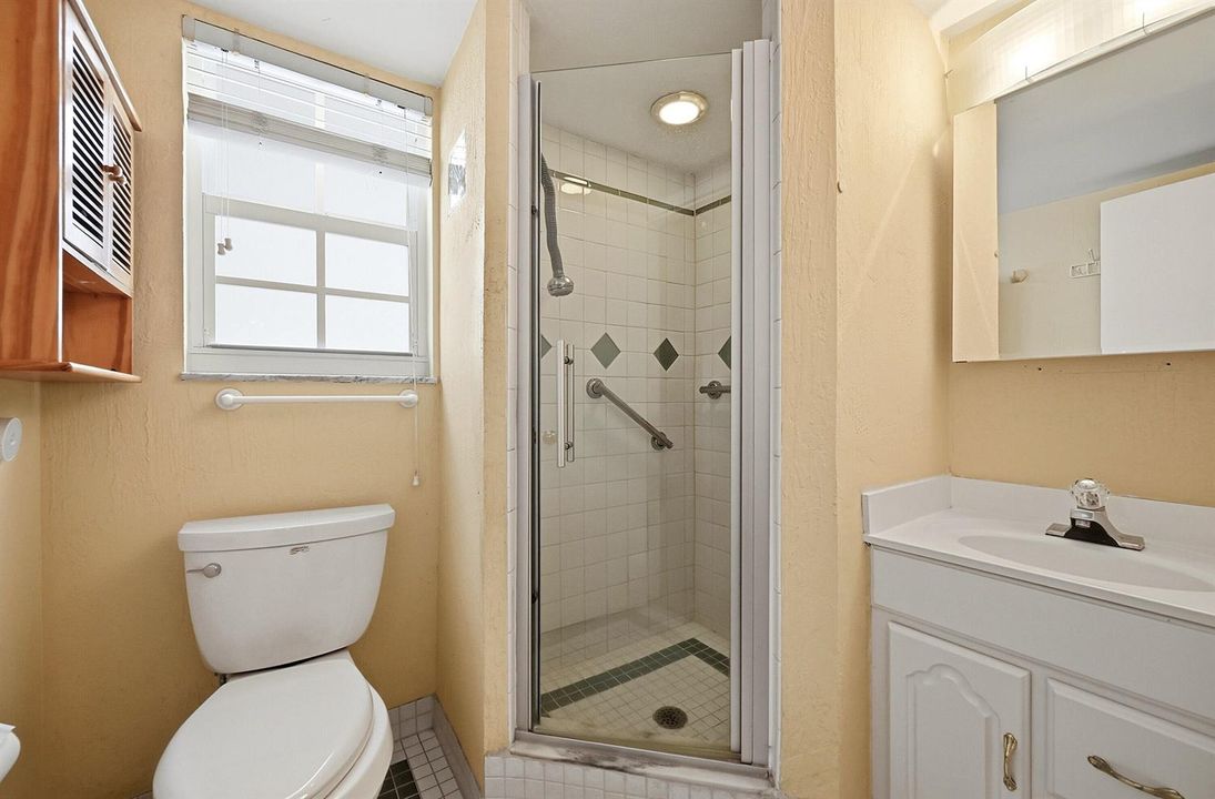 2nd bathroom