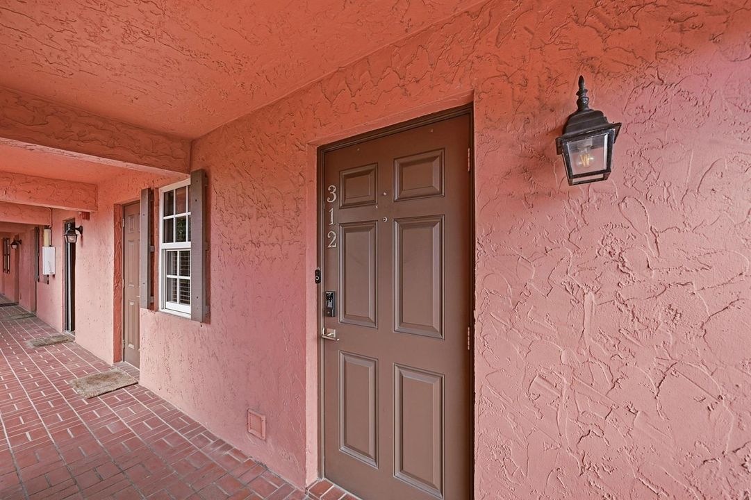Keyless Apt Front Door