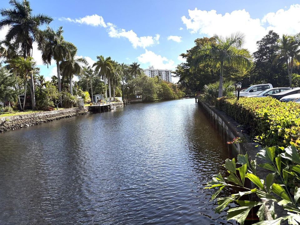 Middle River looking south