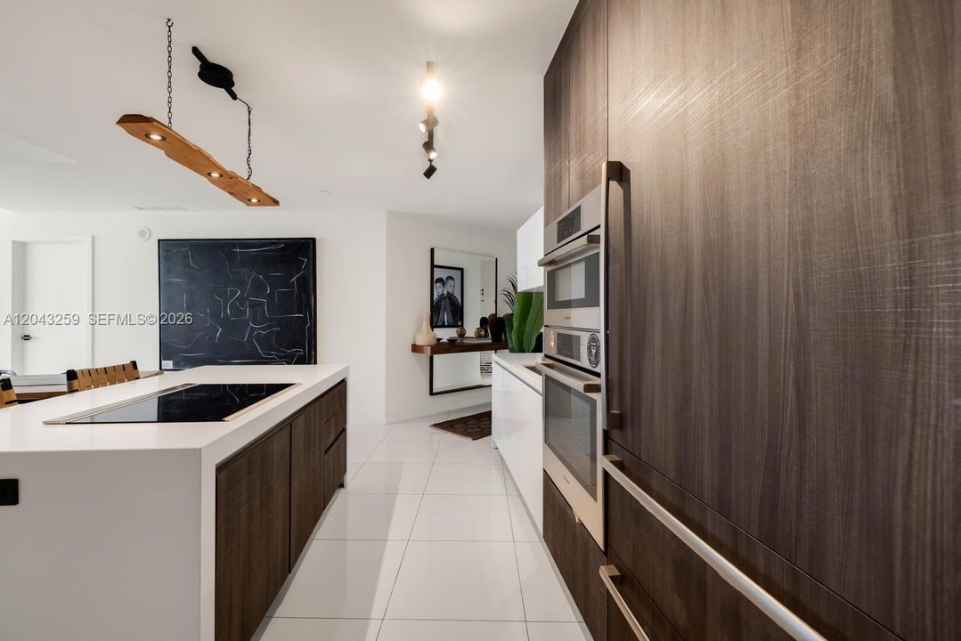En Venta: $1,095,000 (2 camas, 3 baños, 1560 Pies cuadrados)
