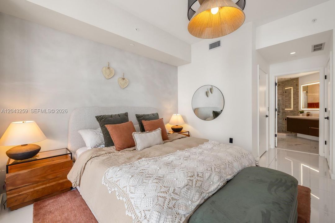 En Venta: $1,095,000 (2 camas, 3 baños, 1560 Pies cuadrados)