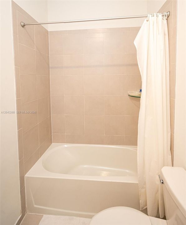 На продажу: $375,000 (3 спален, 2 ванн, 1695 Квадратных фут)