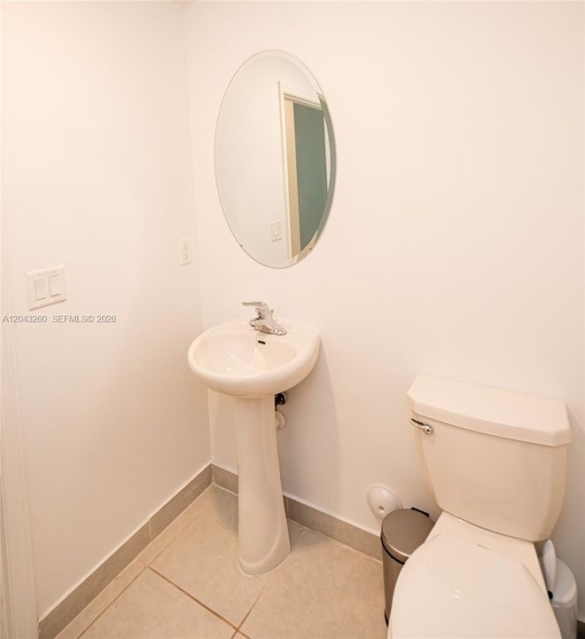 На продажу: $375,000 (3 спален, 2 ванн, 1695 Квадратных фут)