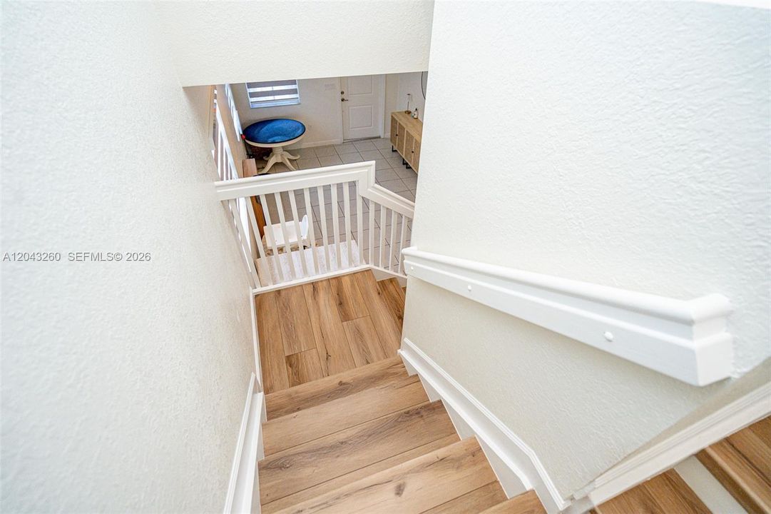 На продажу: $375,000 (3 спален, 2 ванн, 1695 Квадратных фут)