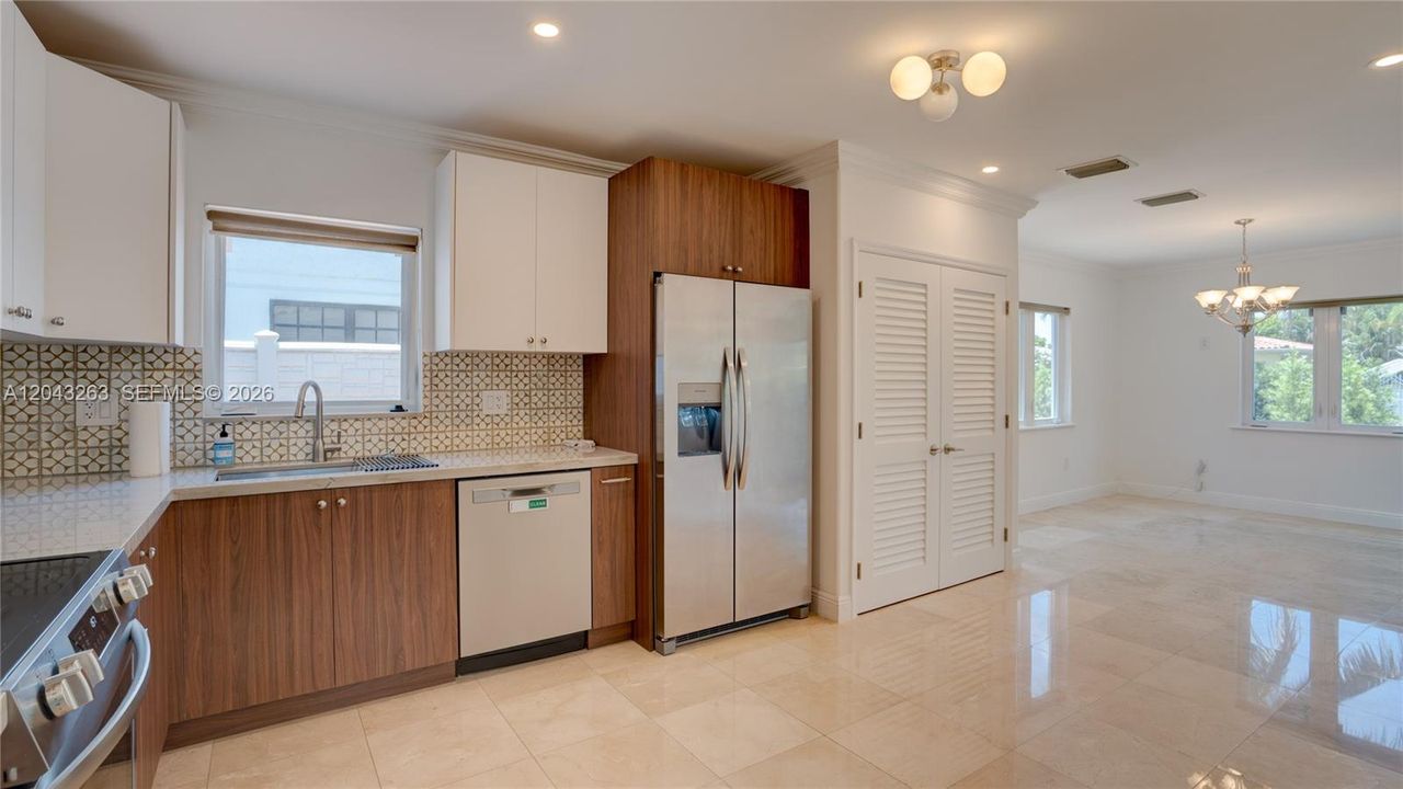 В аренду: $6,750 (4 спален, 2 ванн, 2326 Квадратных фут)