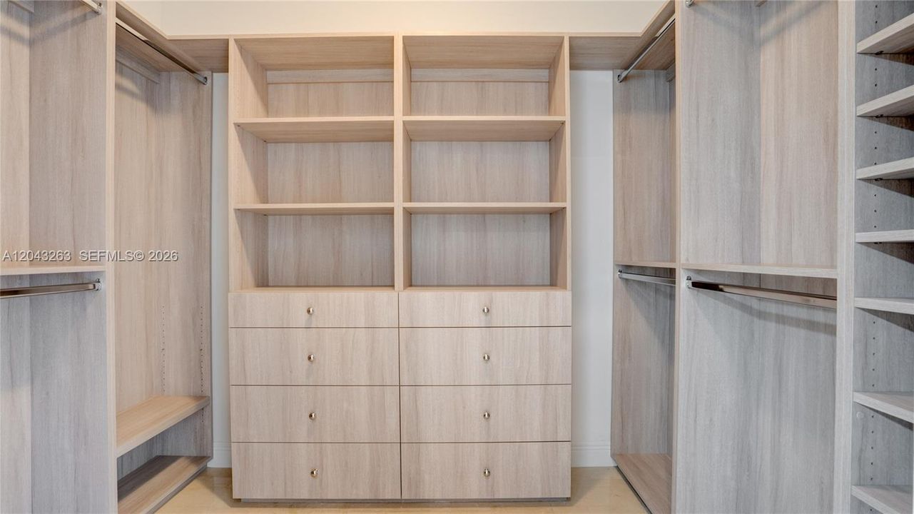 В аренду: $6,750 (4 спален, 2 ванн, 2326 Квадратных фут)