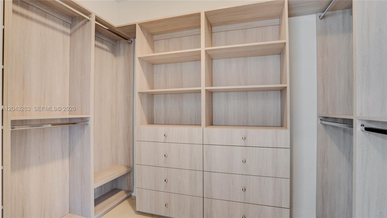 В аренду: $6,750 (4 спален, 2 ванн, 2326 Квадратных фут)
