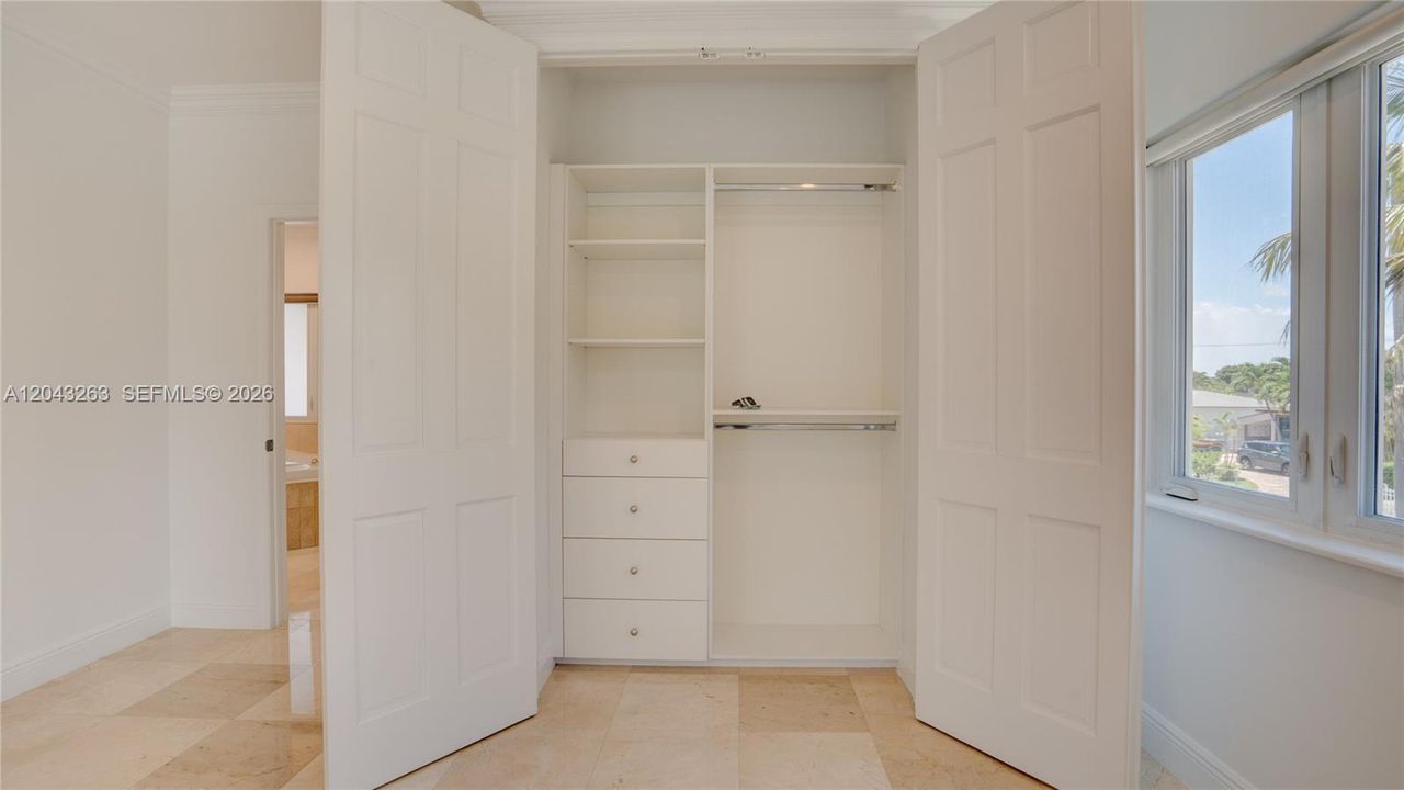 В аренду: $6,750 (4 спален, 2 ванн, 2326 Квадратных фут)