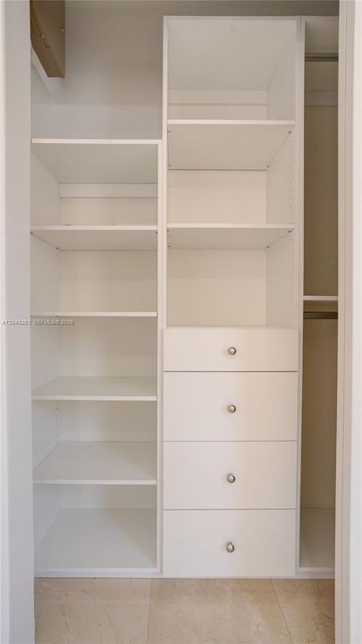 В аренду: $6,750 (4 спален, 2 ванн, 2326 Квадратных фут)