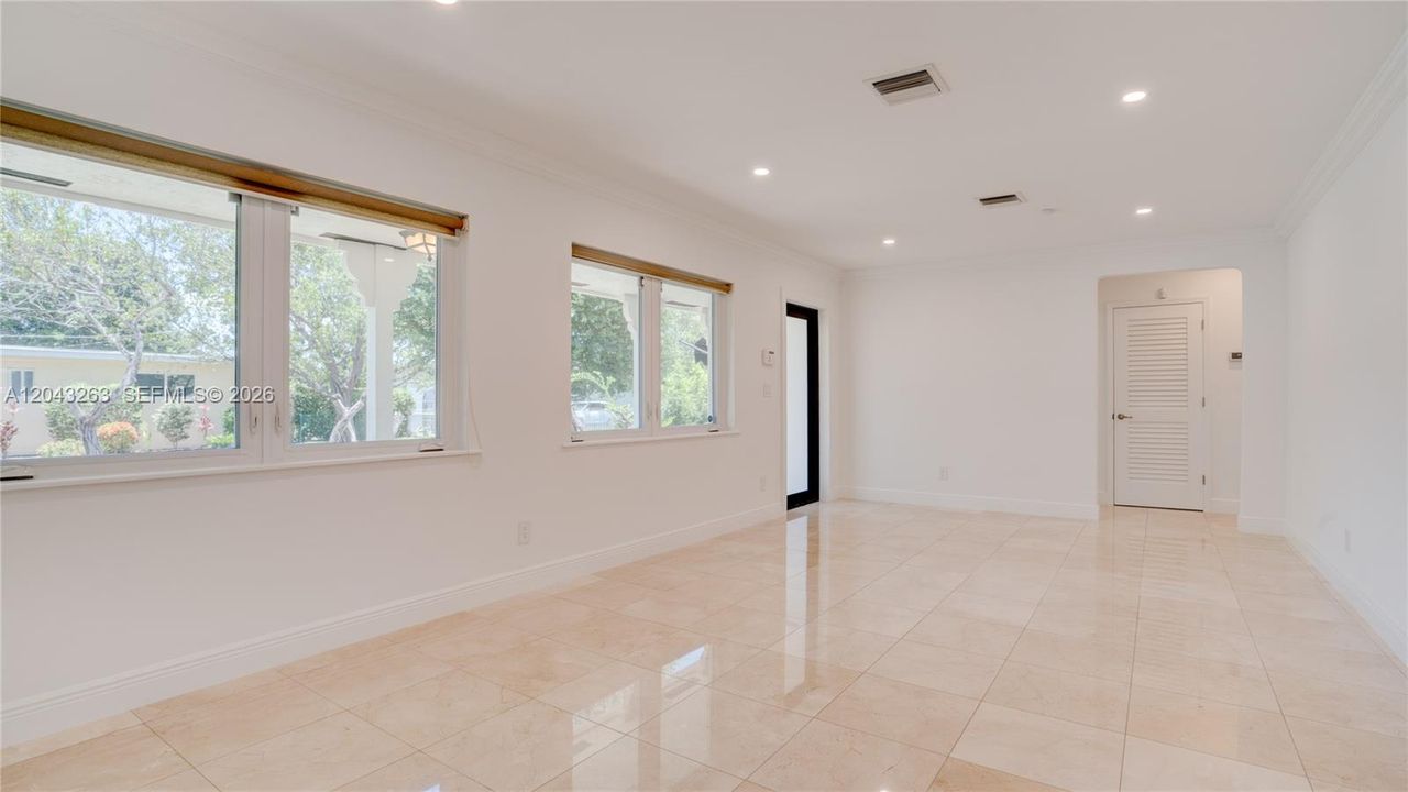 В аренду: $6,750 (4 спален, 2 ванн, 2326 Квадратных фут)