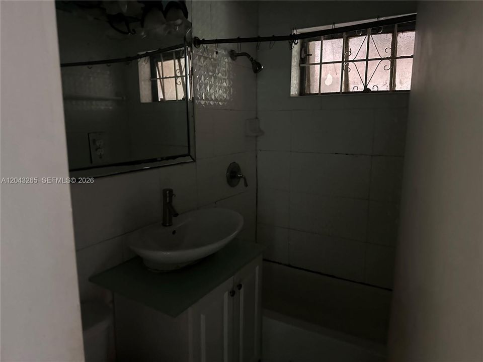 For Sale: $399,000 (3 beds, 2 baths, 1016 Square Feet)