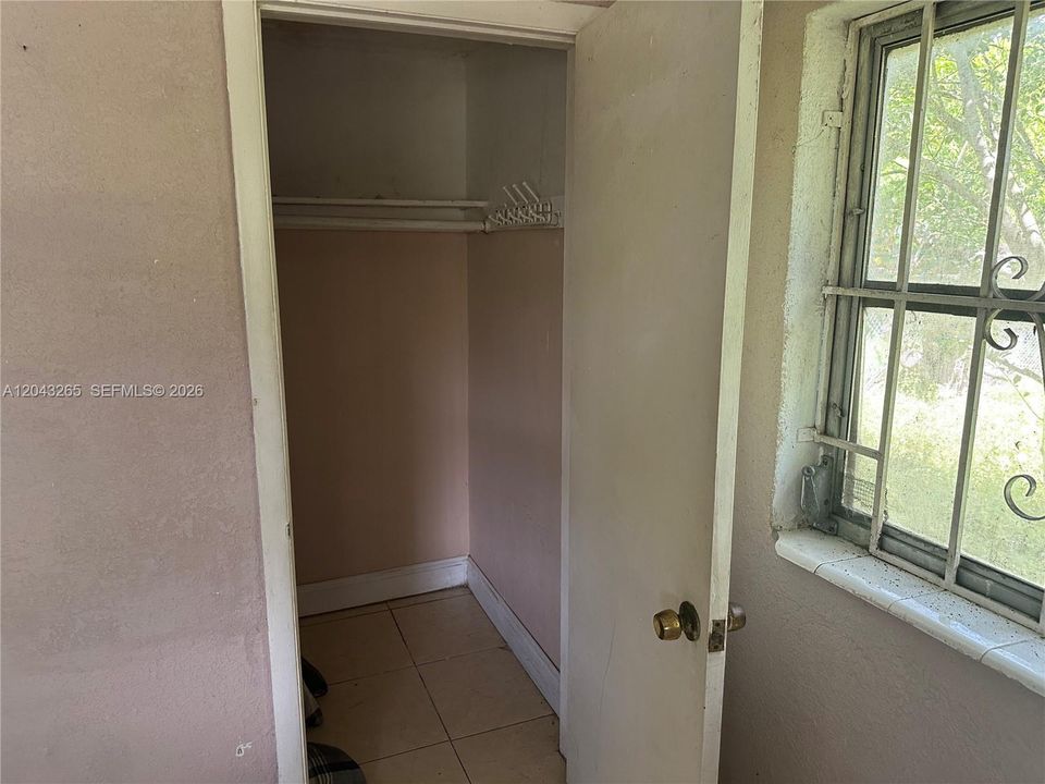 For Sale: $399,000 (3 beds, 2 baths, 1016 Square Feet)