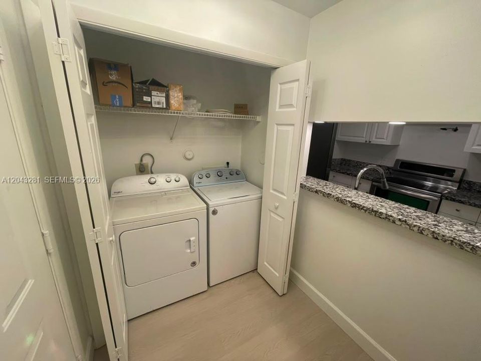 For Rent: $2,000 (2 beds, 1 baths, 800 Square Feet)