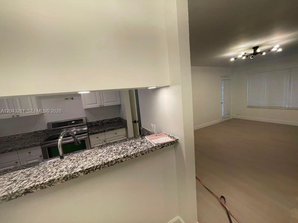 For Rent: $2,000 (2 beds, 1 baths, 800 Square Feet)